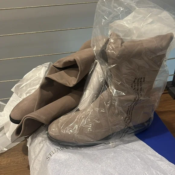 Stuart Weitzman sued boots 9.5 - Picture 6 of 7